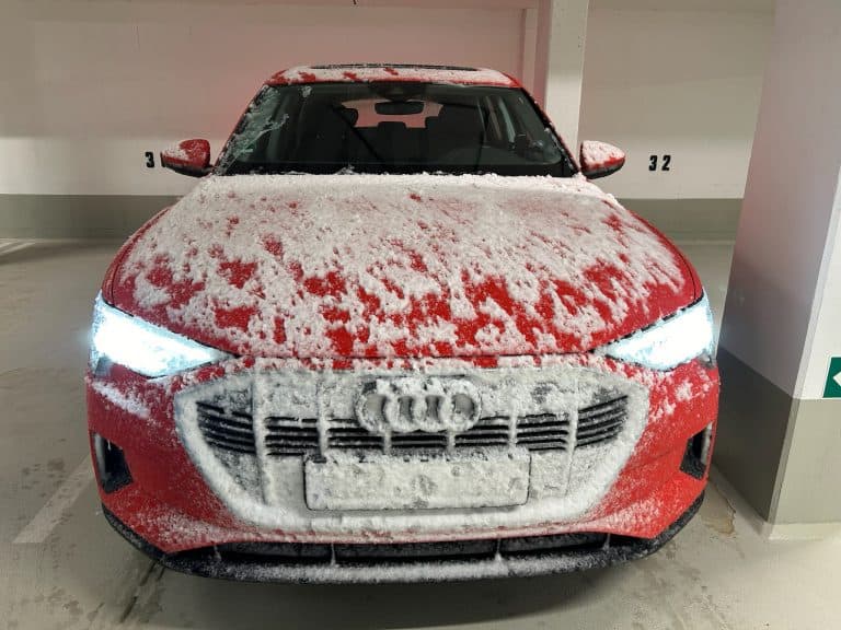 在德國第一次雪地開車，小心翼翼免打滑